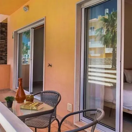 Amarelo Apartment