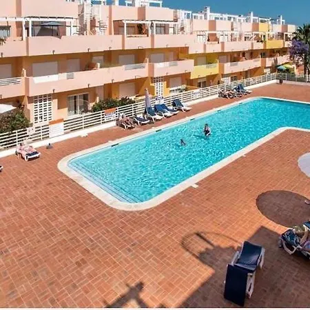 Amarelo Apartmán *
